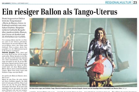 Ein riesiger Ballon als Tango-Uterus